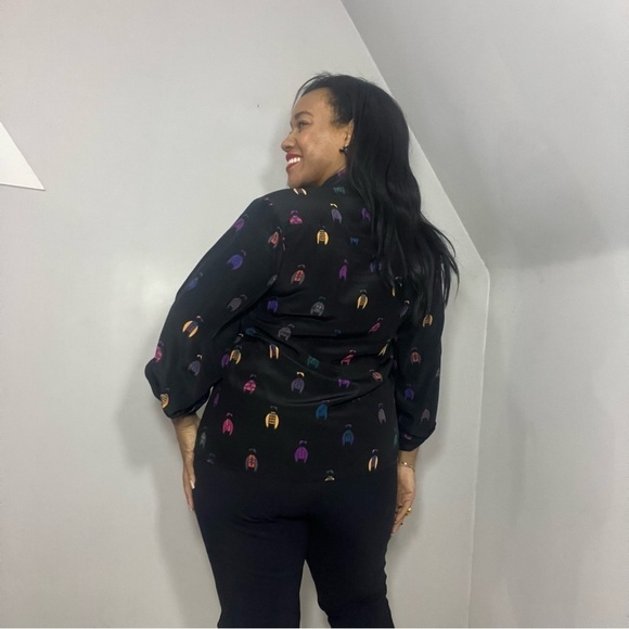 Vintage silk button down blouse black boy silhouette graphic AOP artsy retro fun - Picture 5 of 9